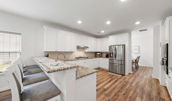 21 AURORA Cir, Barnegat, NJ 08005