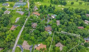 16 Meadowbrook Country Club Est, Ballwin, MO 63011
