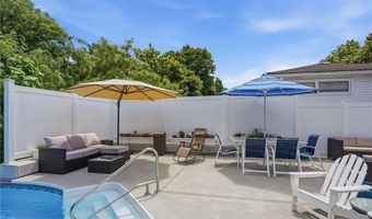 72 Fairweather Ave, Cranston, RI 02910