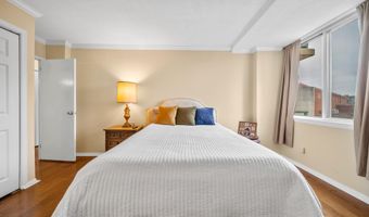 501 SLATERS Ln 402, Alexandria, VA 22314