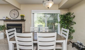 3 Woodside Dr, Albany, NY 12208