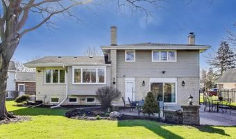 502 S Reuter Dr, Arlington Heights, IL 60005