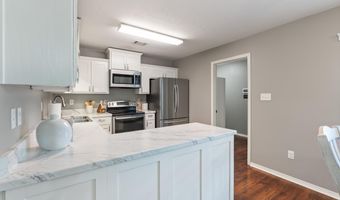 509 Sharon Oaks Ct, Benton, AR 72019