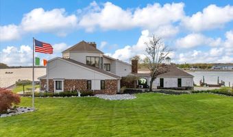 523 Lathrop Ave, Algonac, MI 48001