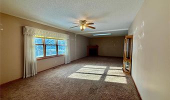236 Wilson St, Alden, MN 56009