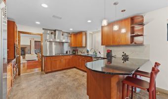 10 Morley Ct, Albertson, NY 11507