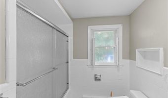 2 Oak Grove Blvd, North Providence, RI 02911