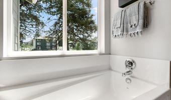 63233 Carly Ln, Bend, OR 97701