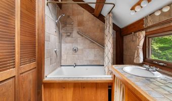 269 Knowles Hill Rd, Alexandria, NH 03222