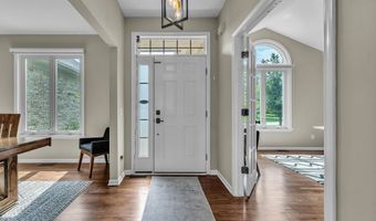 5049 Birdie Ln, Ann Arbor, MI 48103