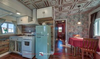 52 Road 8UC, Clark, WY 82435