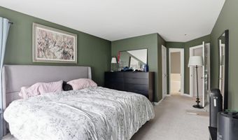 277 S PICKETT St 302, Alexandria, VA 22304