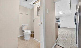 9828 Whitcomb Ln, Affton, MO 63123