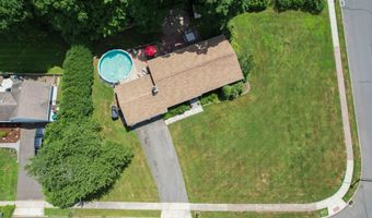 20 Club Ln, Cheshire, CT 06410