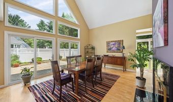 985 Goldenrod Trl, Aurora, OH 44202