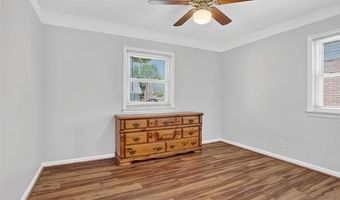 9709 Park Ave, Allen Park, MI 48101