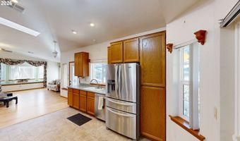 1389 GLENWOOD Dr, Brookings, OR 97415