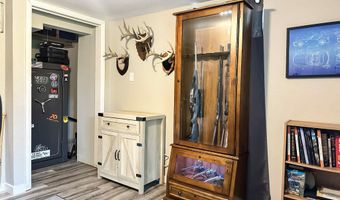 424 Hilltop Rd, Ames, IA 50014