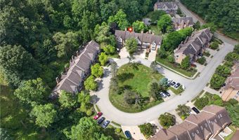 1420 Towne Square Dr, Allison Park, PA 15101