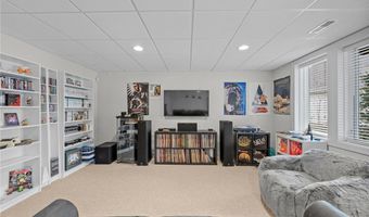 585 Burgess Cir, Aurora, OH 44202