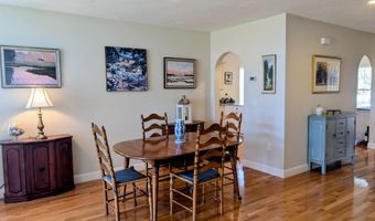 16 Amberwood Ct, Bourne, MA 02532