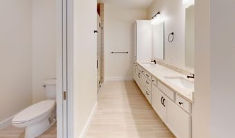 1 Longview Dr 306, Atkinson, NH 03811