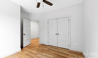 31 Lilac St, Asheville, NC 28806