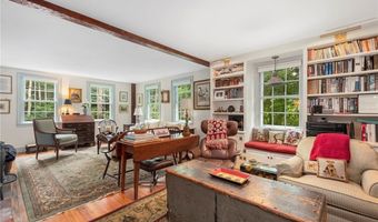 22 Brayton Rd, Smithfield, RI 02917