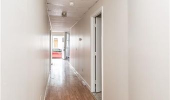 60 SPRING St, Lincoln, RI 02838