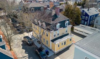 35 Pelham St A, Newport, RI 02840
