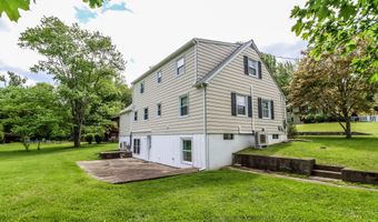 17 Alan Ave, Danbury, CT 06811