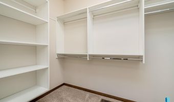 2409 E Tinley St, Brandon, SD 57005