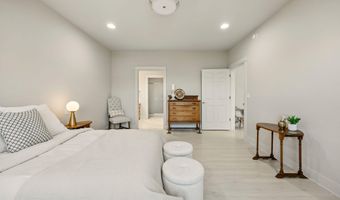 969 Golden Aspen Pl, Ashland, OR 97520
