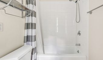 51 Faith Ln 51, Danbury, CT 06810