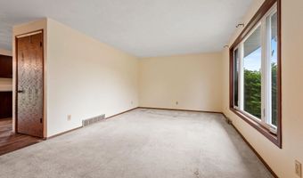 1517 NAVARINO St, Algoma, WI 54201