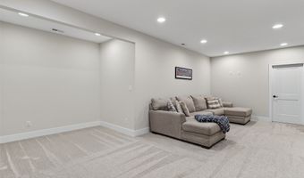 705 35th St SW, Altoona, IA 50009