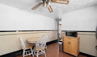 75 Autumn St, Cranston, RI 02910