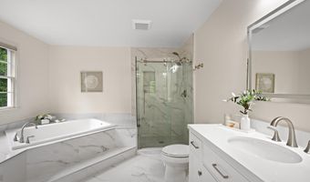 18 MONTFORT Dr, Belle Mead, NJ 08502