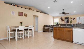 6032 E Oktibbeha St, Bay St. Louis, MS 39520