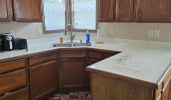 1023 N 1st St, Aberdeen, SD 57401