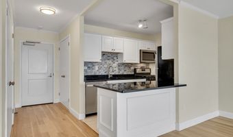 8 Whittier Pl 22B, Boston, MA 02114