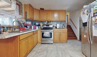 6 Bailey Dr, West Haven, CT 06516