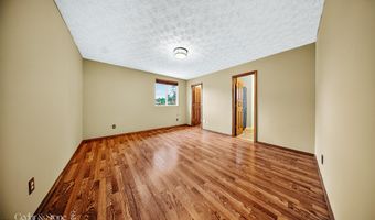3130 Bridle Ln, Anchorage, AK 99517