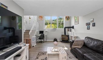 14 Deer Run Dr, Coventry, RI 02816