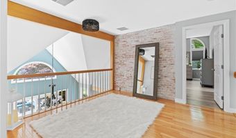 20 Beechwood Dr, Cranston, RI 02921