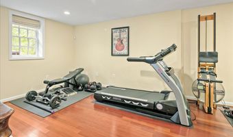 3801 WASHINGTON WOODS Dr, Alexandria, VA 22309