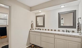 201 Clear Ridge Ct, Bartlesville, OK 74006