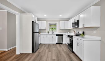4027 CHELMONT Ln, Bowie, MD 20715