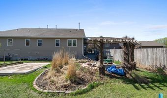 1012 E Magnolia Dr, Brandon, SD 57005