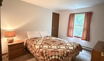 281 Fern Ridge Rd, Blakeslee, PA 18610